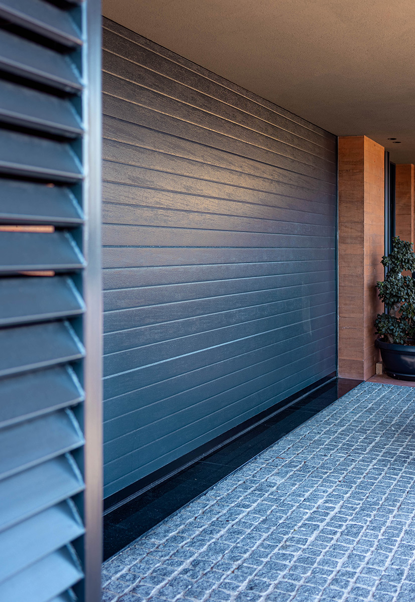 portao-garagem-aluminio-cinza